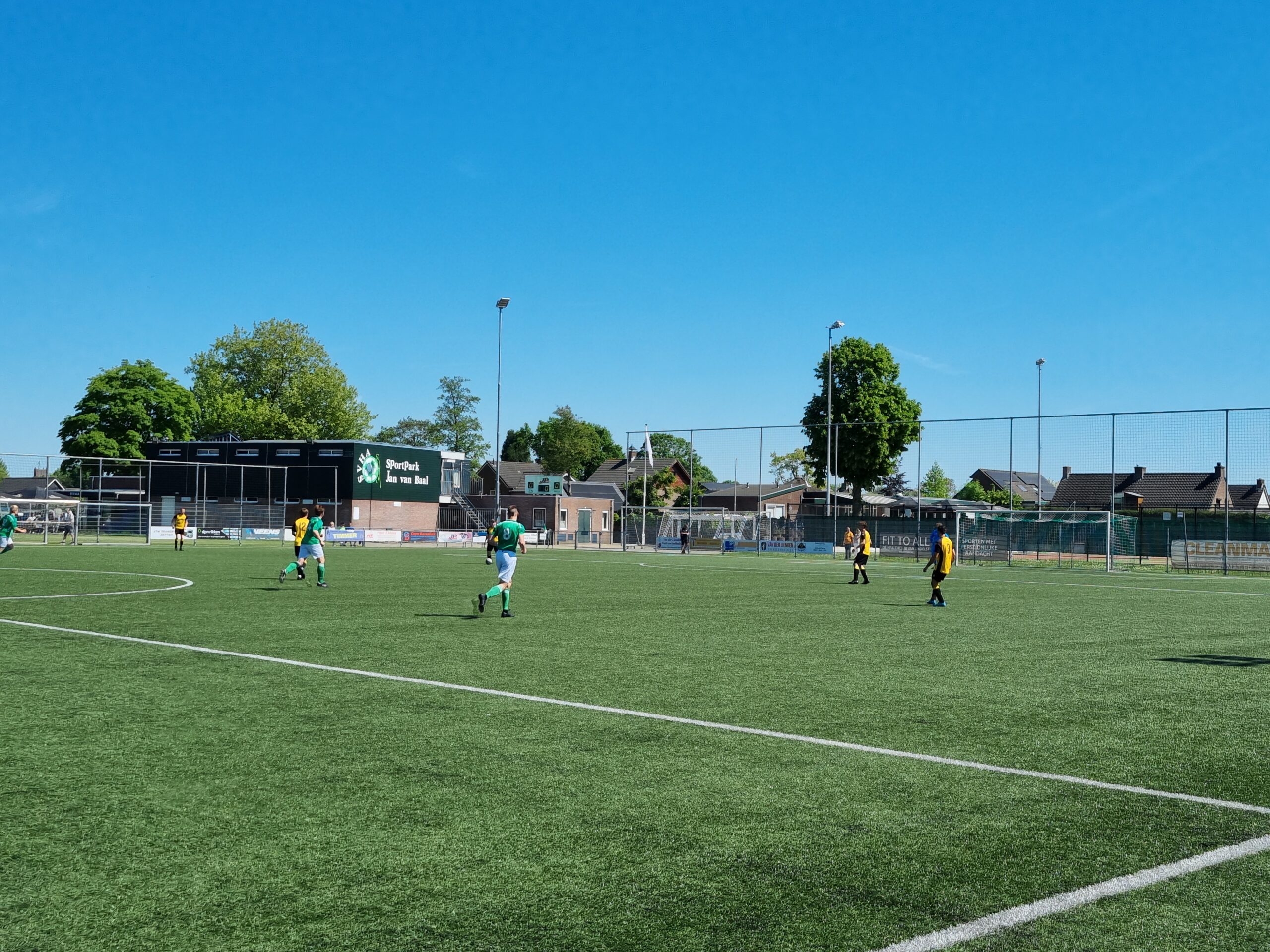 Uchta 1 laat winst liggen in Herveld