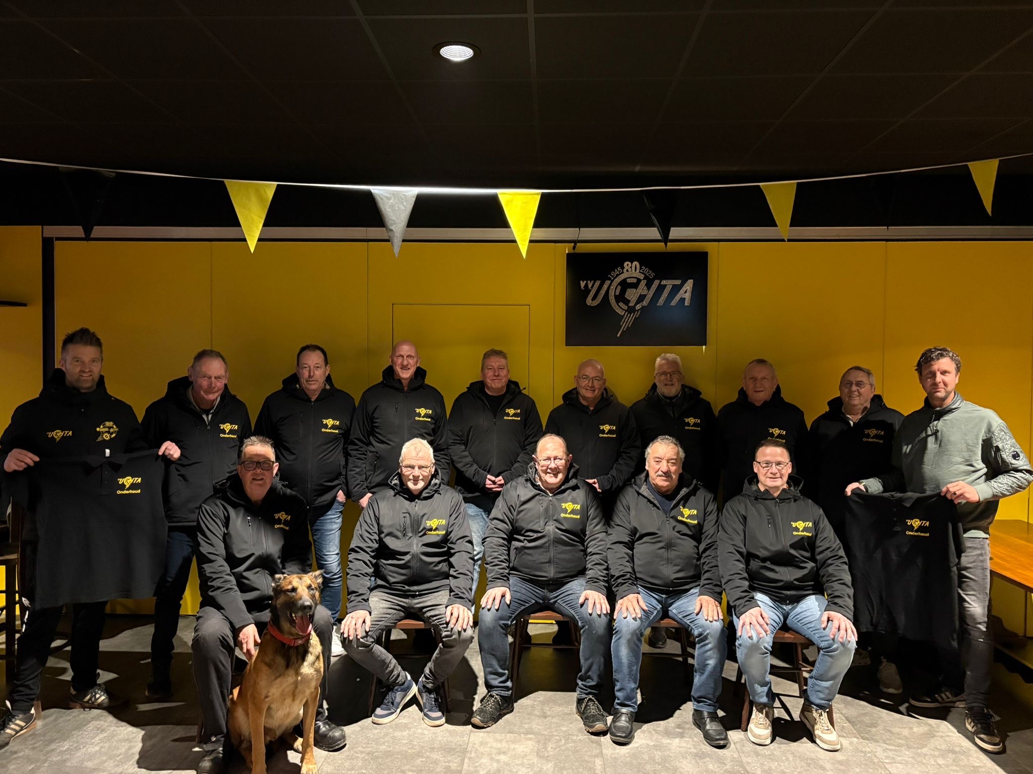 Onderhoudsploeg in het zonnetje gezet met nieuwe kleding!